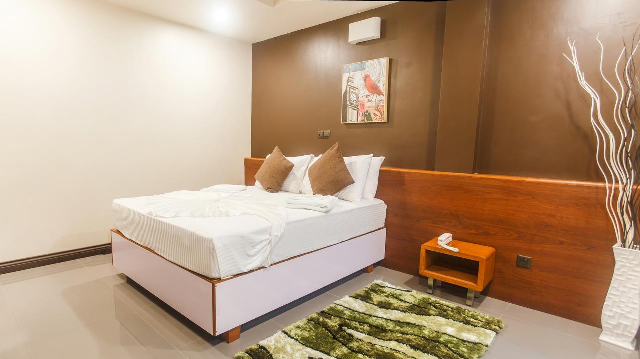 Club Blu Hotel Hulhumale Bagian luar foto