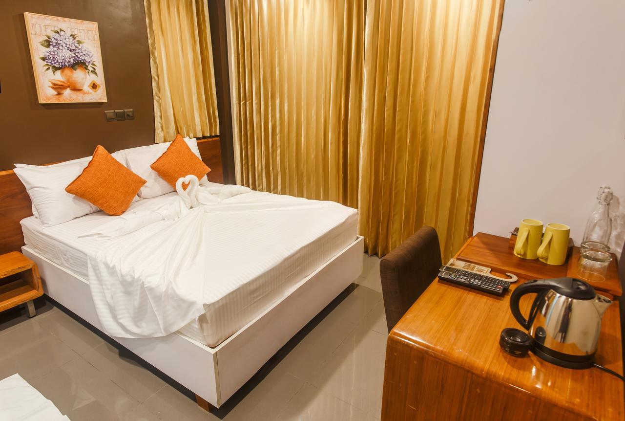 Club Blu Hotel Hulhumale Bagian luar foto