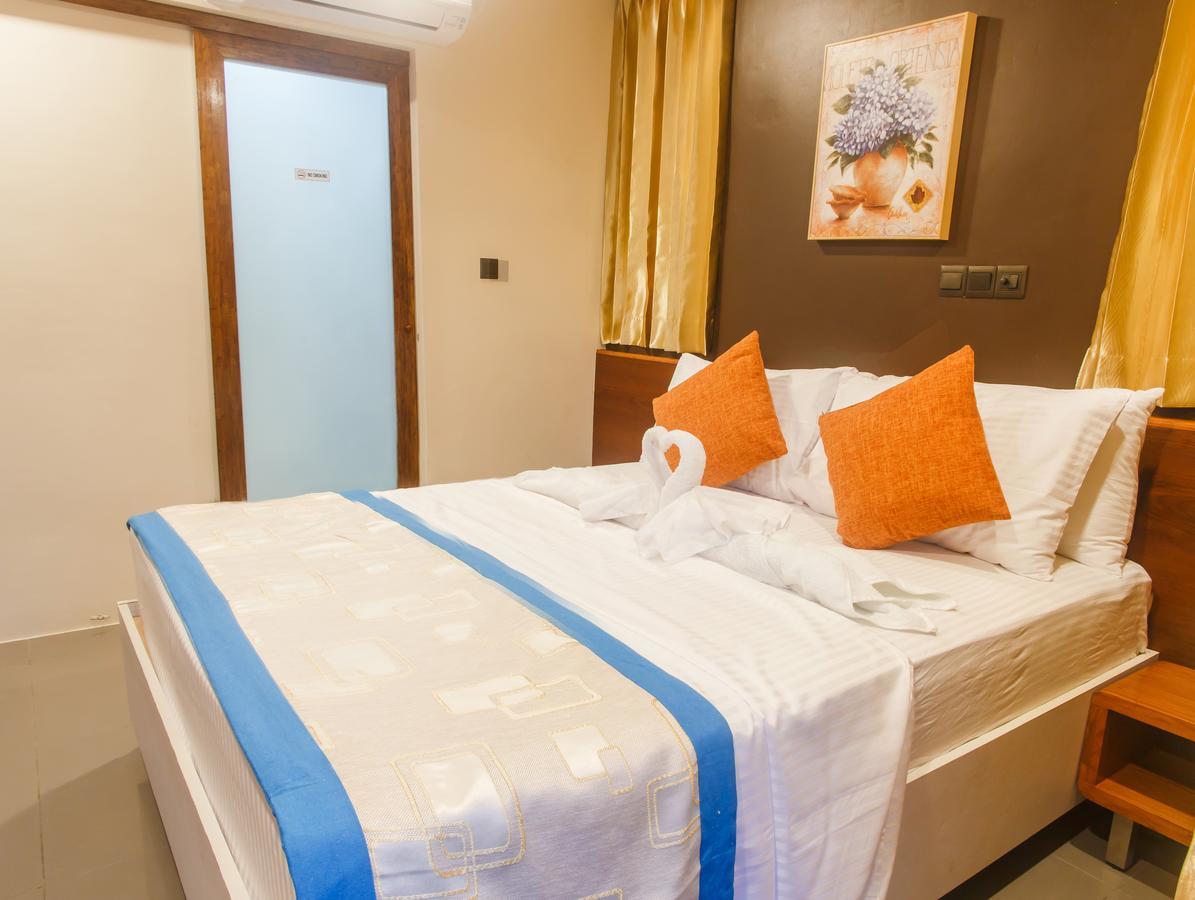 Club Blu Hotel Hulhumale Bagian luar foto
