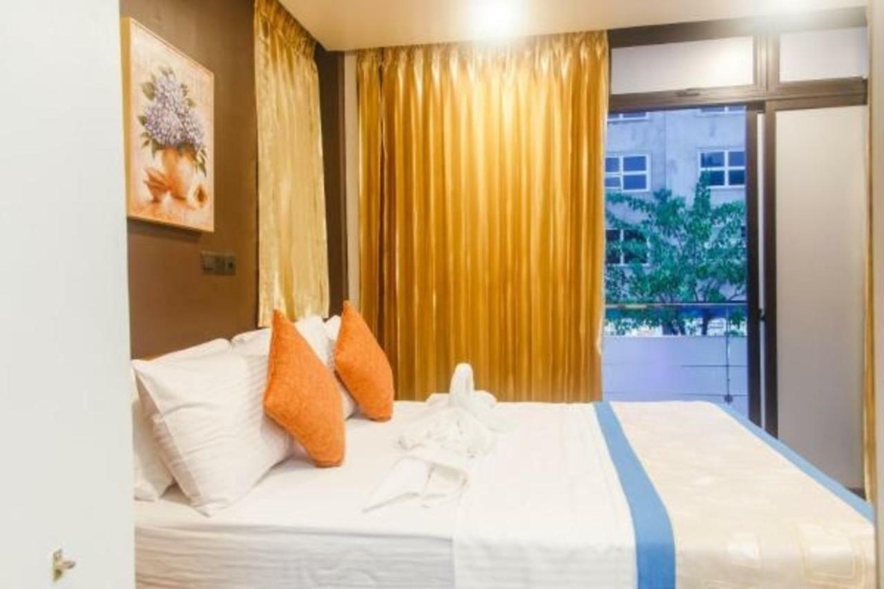 Club Blu Hotel Hulhumale Bagian luar foto